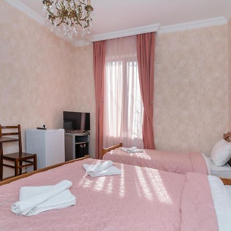 Hotel Gogichas Tower Borjomi Esterno foto